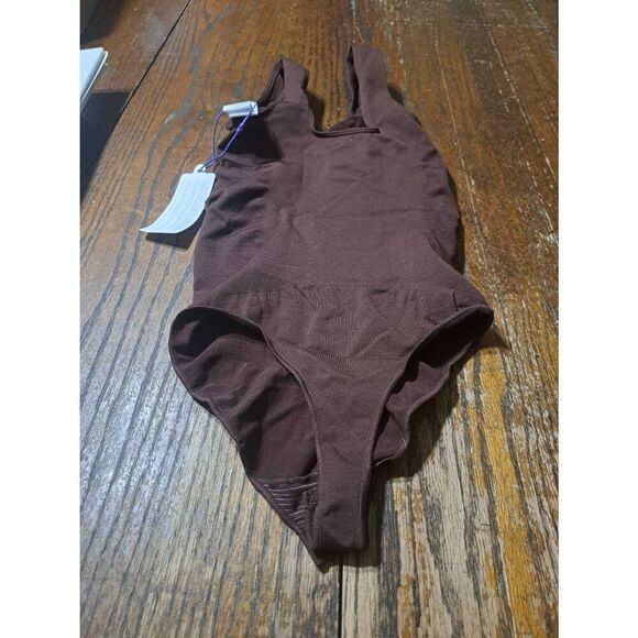 New XS/S Fabletics Bossed Brown Nearly Naked Shaping Thong Bodysuit Shapewear - Picture 7 of 8